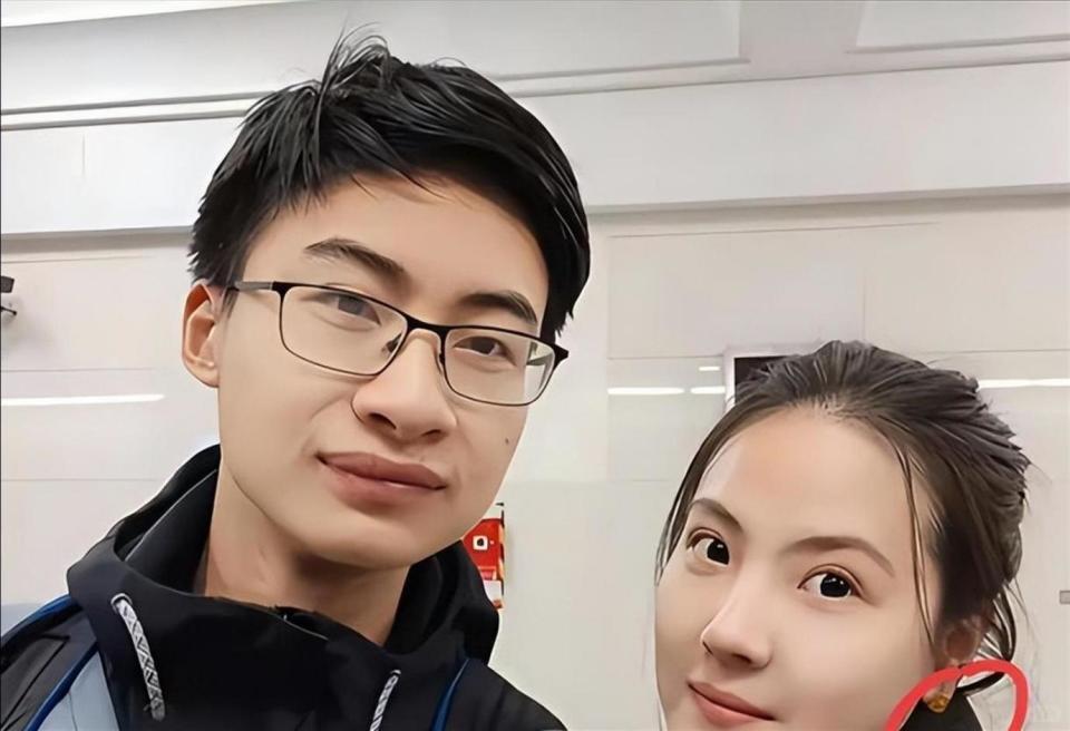 庞众望×百里晗雨：八年双向奔赴，从家教师生到清华博士与文学姑娘的患难爱情一