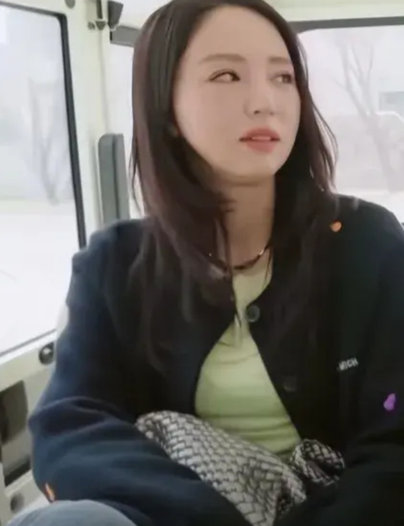 “董璇，你给他点钱把他打发了吧，我们就当你没结婚！”我要是董璇，就原谅高云翔