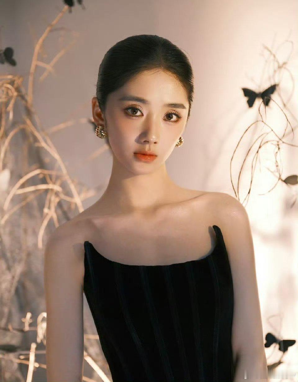 王影璐没抢座位现在都啥风气，动不动给女艺人扣这么大帽子，我们宝儿姐不需要抢好