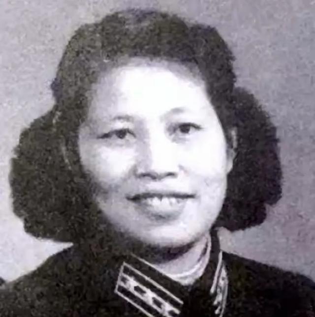 李中秋是红军长征中年龄最小的参与者之一，出生于四川达县一个满门革命的红色家庭。她