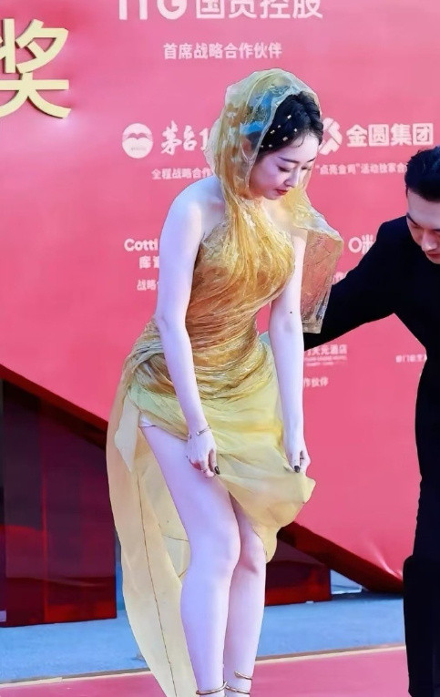 不是筷子腿，可是胜在白呀。