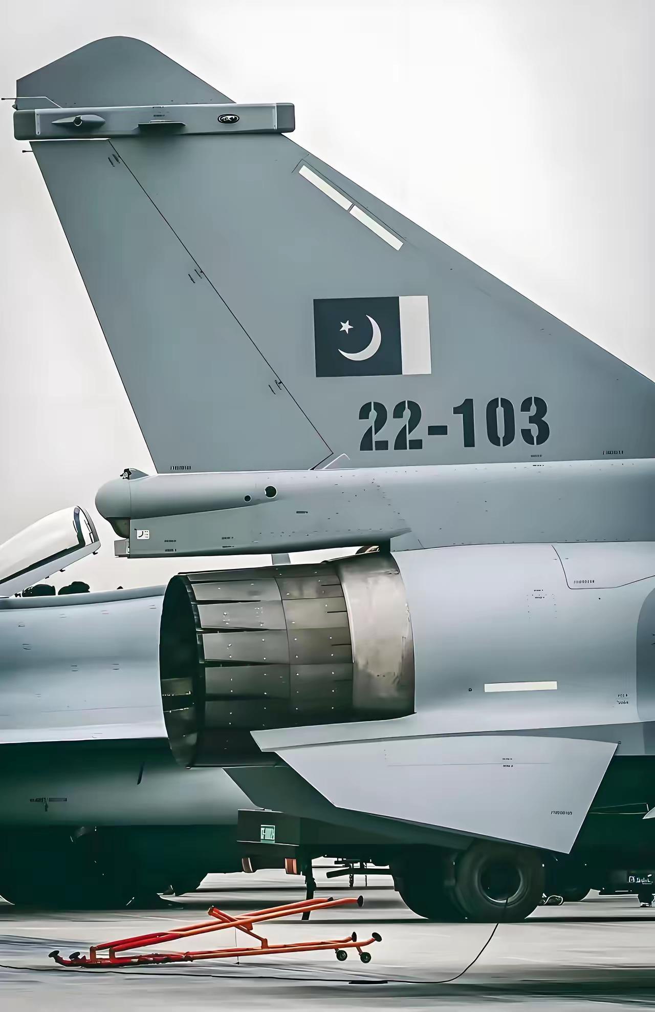 没谈成，万斯回国！巴基斯坦却派枭龙战机进驻沙特，不是参与混战，而是防止伊斯兰世界