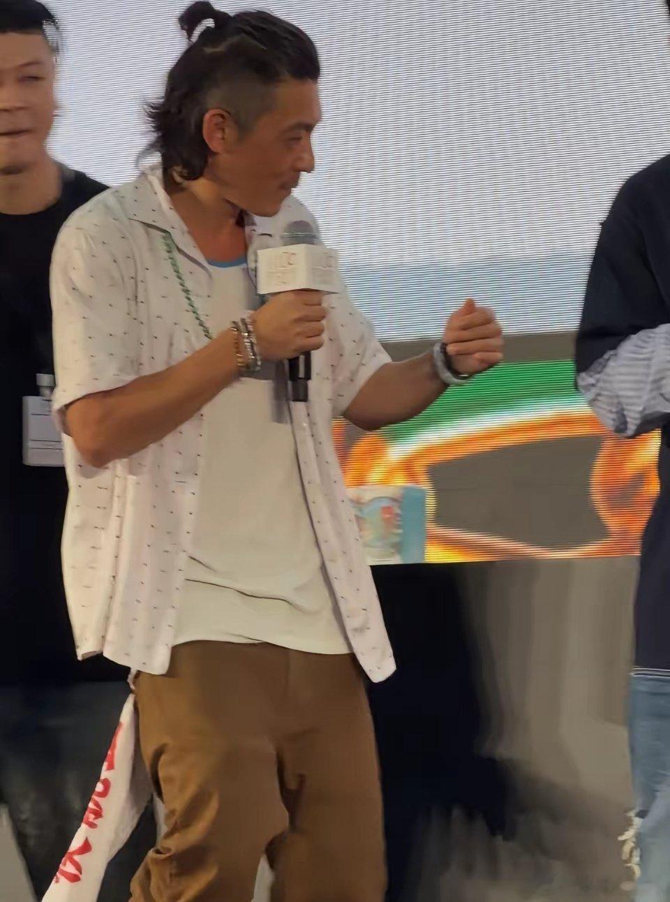 陈冠希入不了他的眼了！这还是你当初的少东家呢曾经大陆和香港两个公认最帅的男明星，