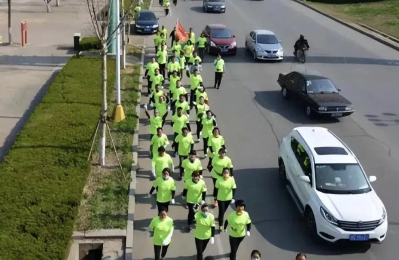 有人问上海为何没有暴走团？这五条不得不佩服。1️⃣上海也有跑步团，但大部分都会