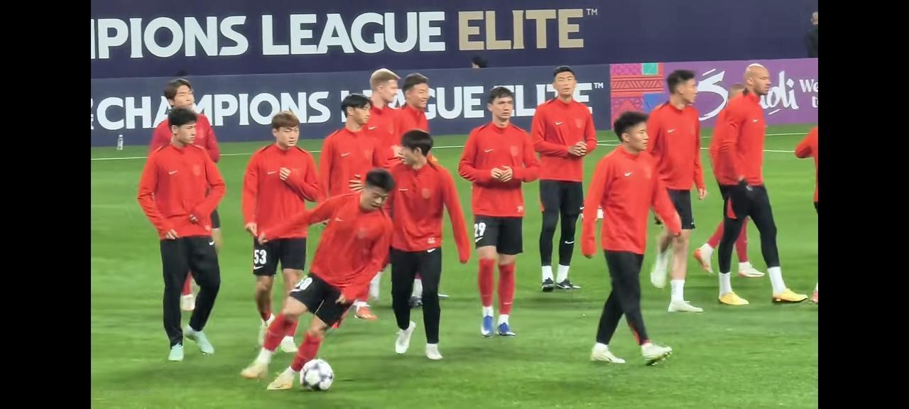 成都蓉城亚冠一战，隐患尽显，缺一后防中坚，少一中场指挥官，新赛季夺冠难！难！难！