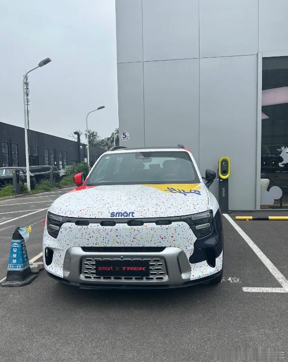 这台Smart涂鸦很有个性，让我来看看你们的涂鸦！[大笑]​​​