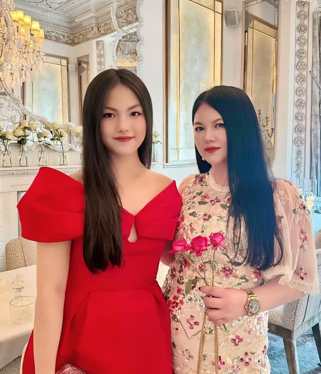 别再骂李湘炫富了，你看懂她用钱砸出的那盘大棋，才会后背发凉。她砸给王诗龄的，从