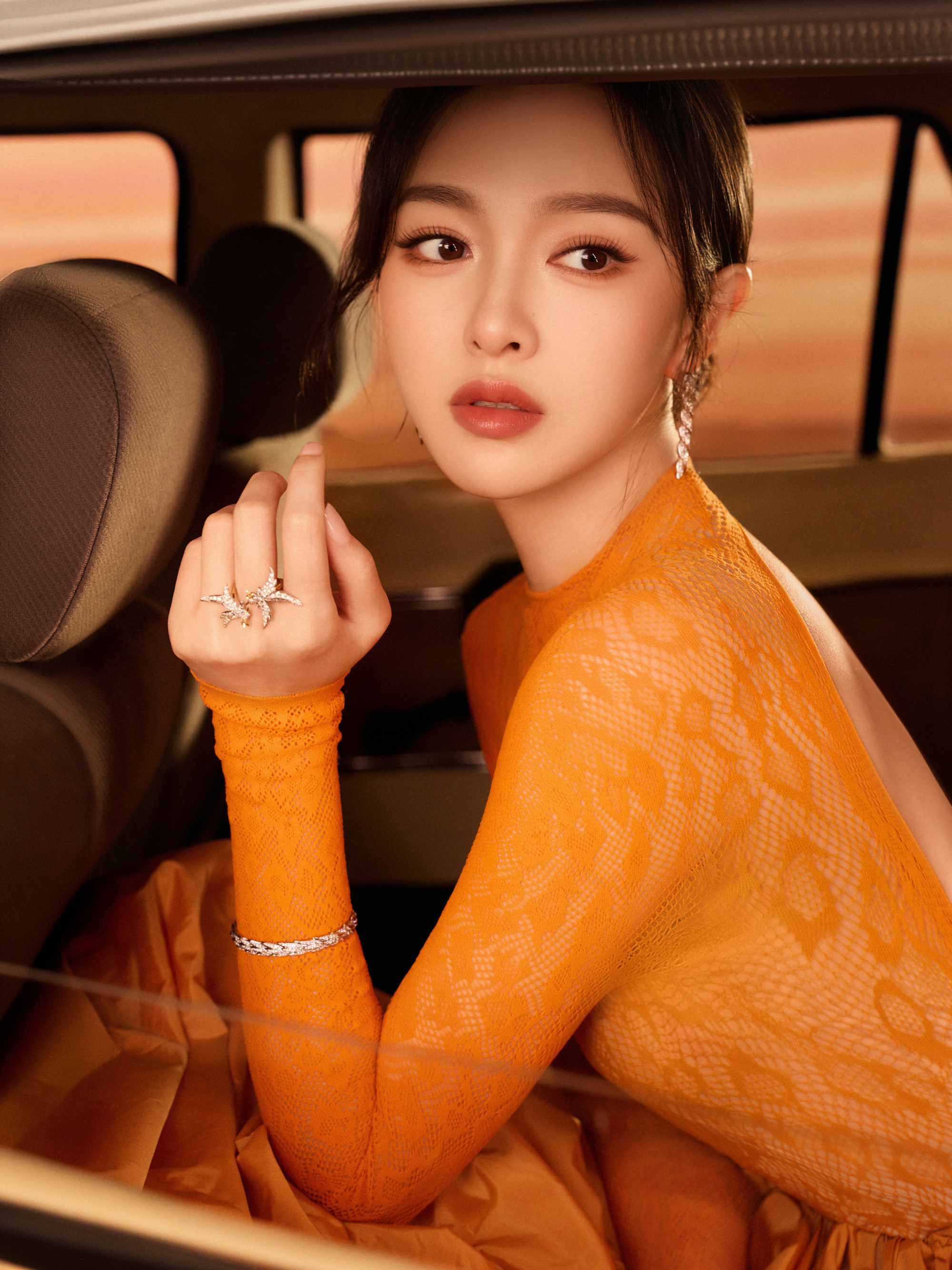 唐嫣｜Tiffany&Co.蒂芙尼唐嫣今日蒂芙尼巴黎活动，代言人身着一袭Pe