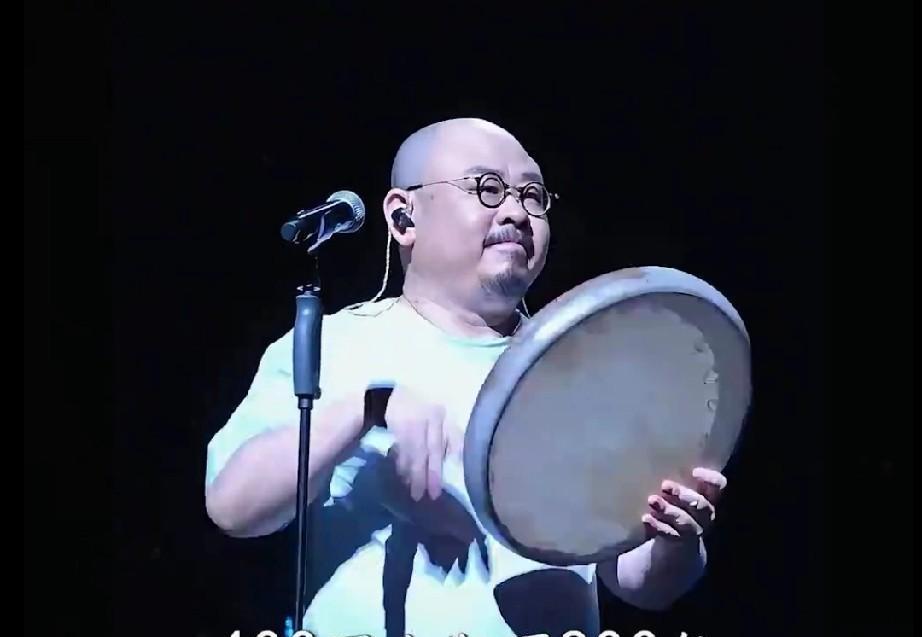400万人挤去新疆看演唱会？当地居然这么干！刀郎新疆演唱会火到离谱，上海歌迷包