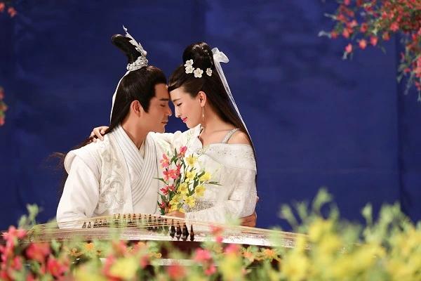 中国古代男女有别，为何“八仙”中七男一女共桌椅，却没人指责？要弄明白为啥“八