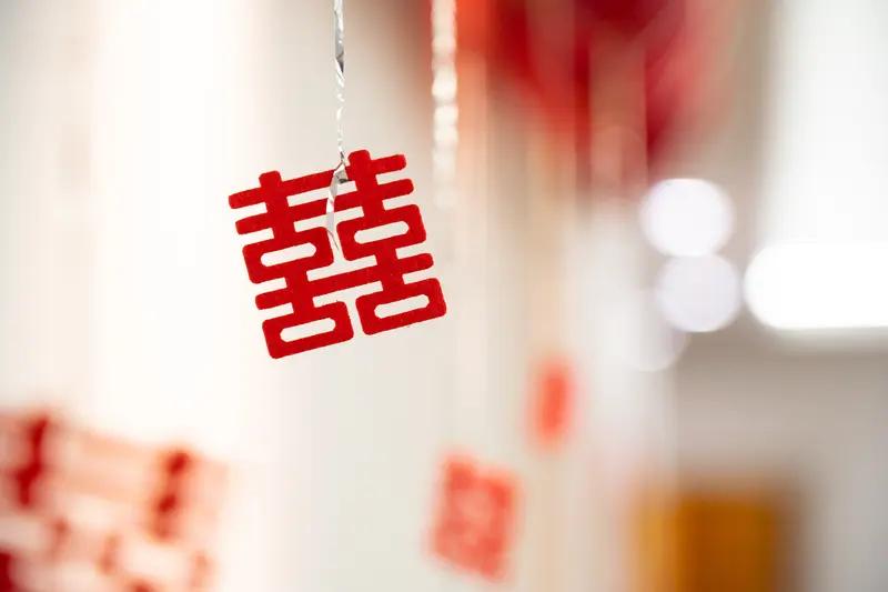 今天参加了一场婚礼，直接把我看懵了。😮新娘是上海医院的主治医生，北京博士毕