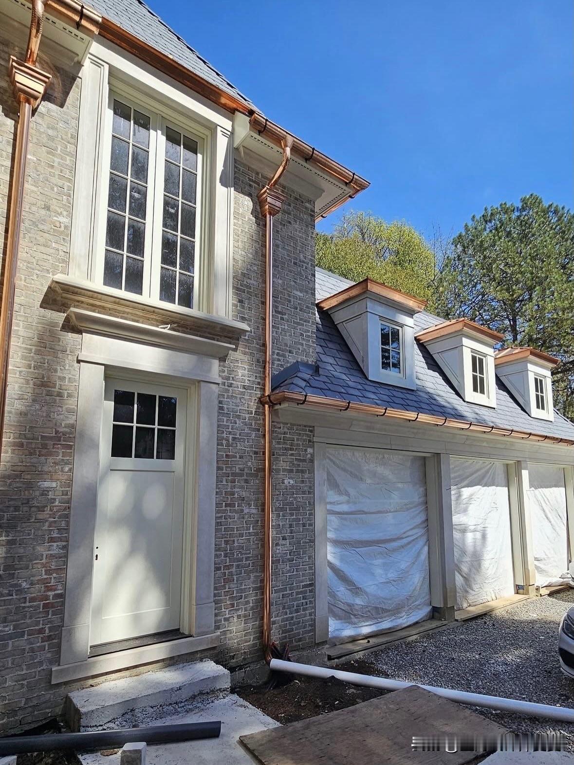 最近工地上施工进度装修如何营造高级感阁楼该怎么装修