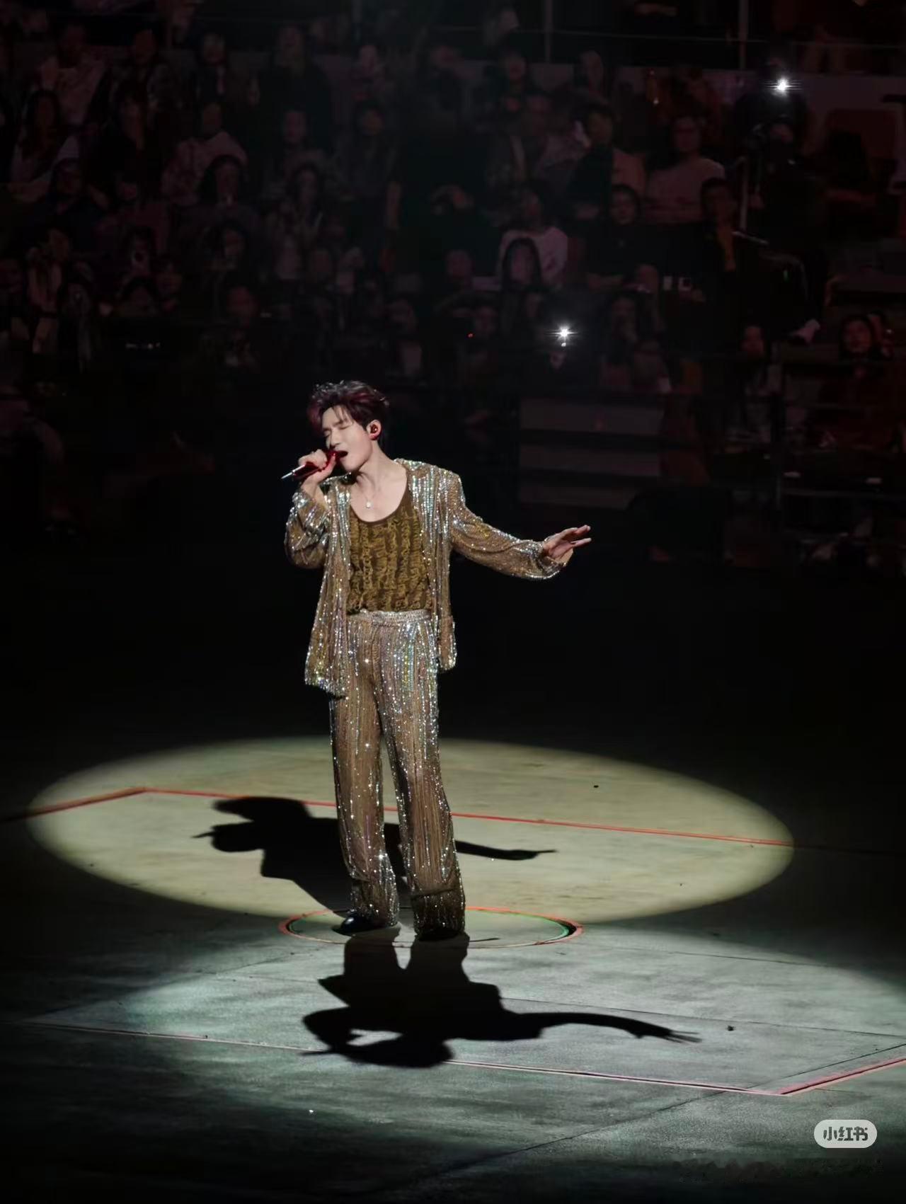 陈楚生姑娘从民谣干到西班牙陈楚生一旦开窍压根按不住陈楚生今晚的演唱会很成功啊，站