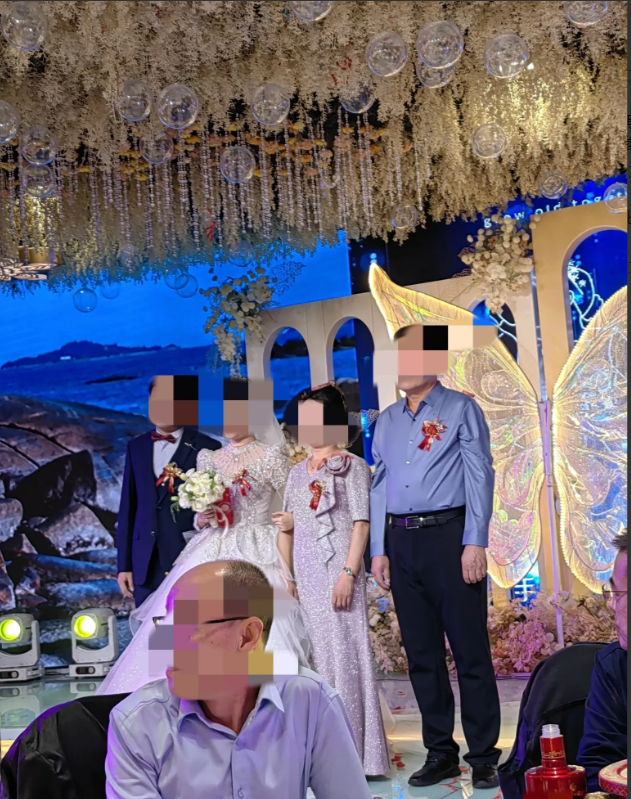 算一下，我儿子婚礼办喜宴赚钱了多少钱。按每桌10人计算。一、收入部分：一桌