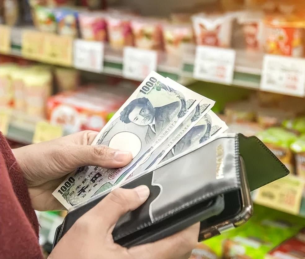 打开近期外汇市场数据，所有人都能看到日元的“崩盘”态势，3月25日日本银行数