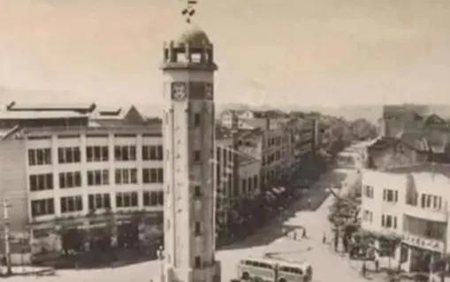 1996年6月26日下午，中央就重庆直辖管辖方案在李鹏办公室展开讨论。当时，四川