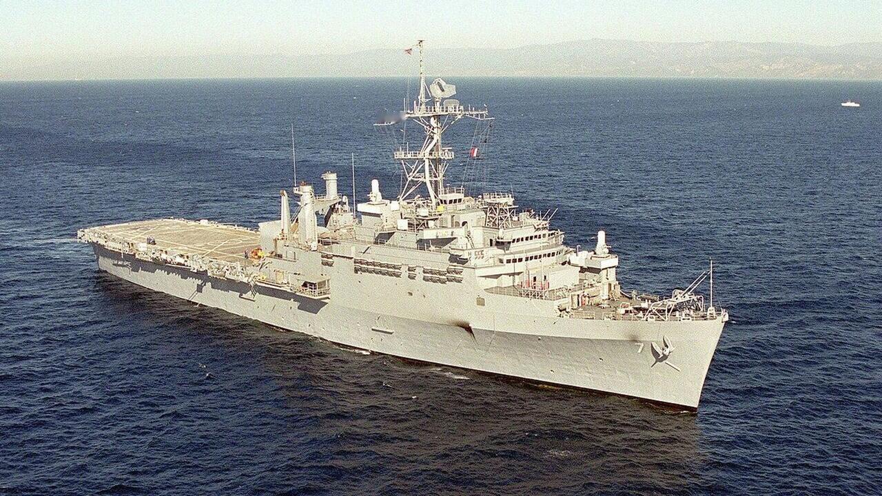 媒体19FortyFive：美国海军击沉自家军舰，以此作为对俄中的警告俄罗斯