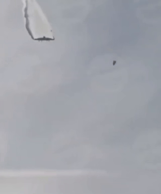 宣布逮捕内塔尼亚胡后，土耳其一架载20人飞机在空中解体！这画面光看着就感到绝