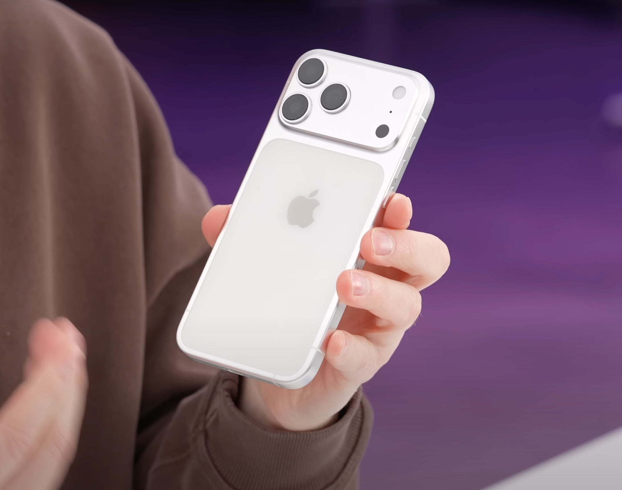 这次不但iPhone17超薄款会更新，而且在iPhone17Pro和