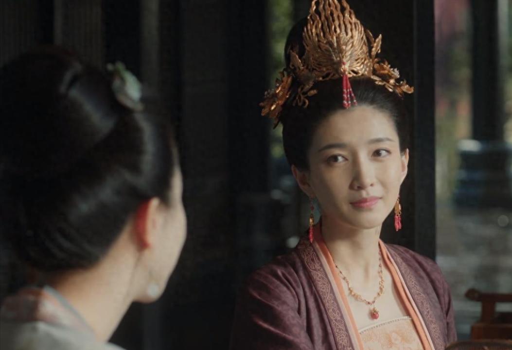 公元1048年的一个深夜，宋仁宗赵祯在曹皇后宫中安寝时，禁军士兵颜秀等四人发动叛