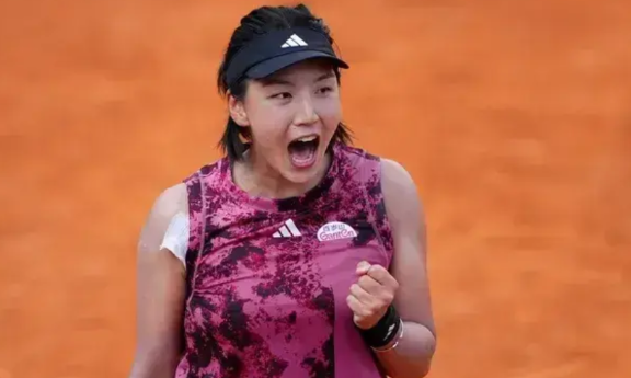 王欣瑜终于在印第安维尔斯打破了中国金花本年度WTA1000一轮游的尴尬开局，在对