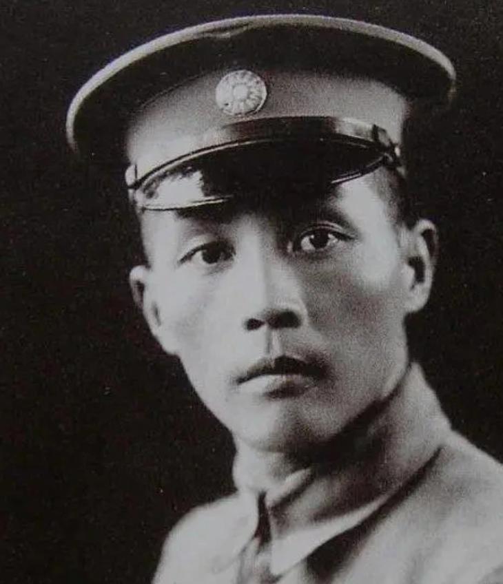 1938年武汉，国军上将钱大钧怒闯军统湖北站，当众开枪击毙军统副站长杨若琛。