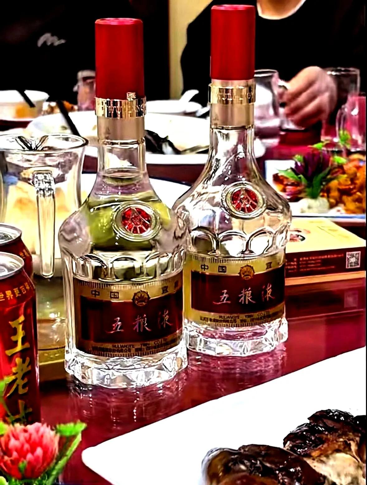 今年算是看明白了，白酒圈的风向彻底变了以前都觉得茅台是天，价格高高在上，摆在柜