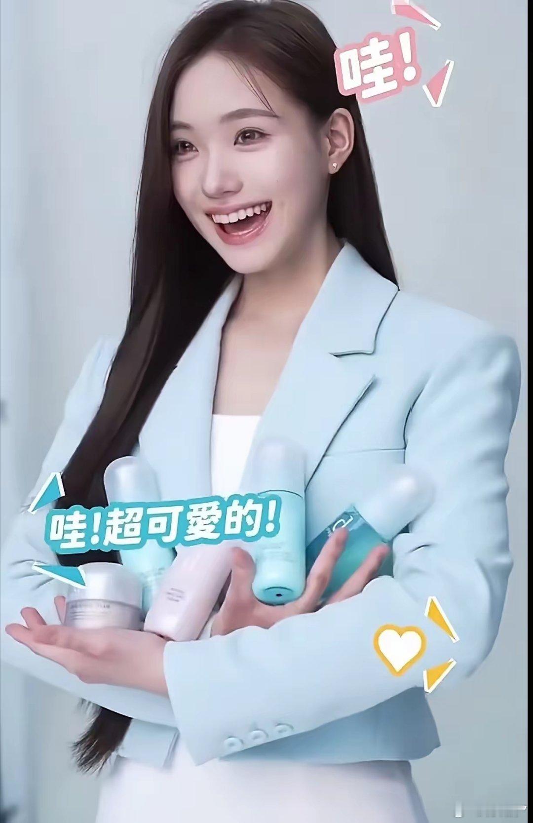 小S二女儿全面接管大S资源，拍照复刻姨妈动作和眼神！​​​