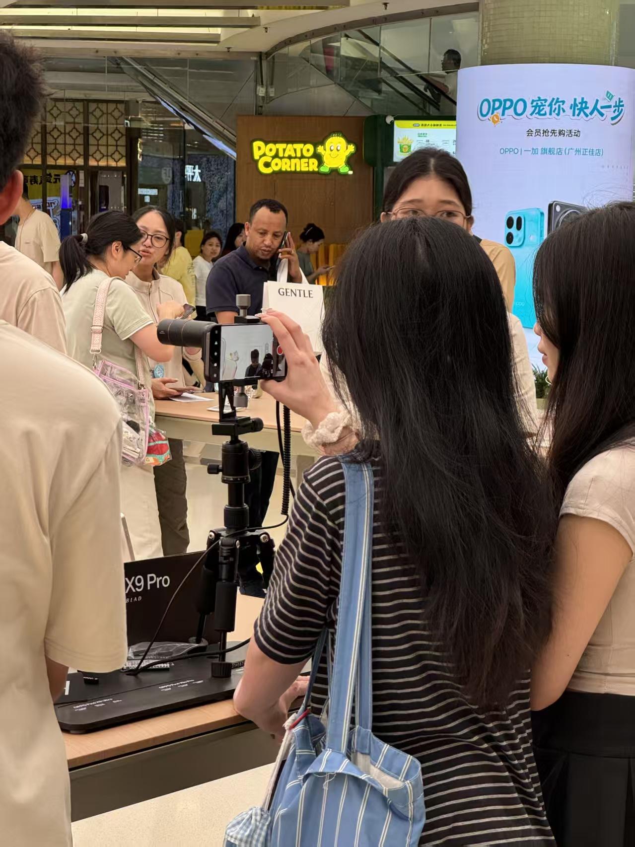 哭😭想抢先提FindX9Ultra结果没了哈苏相机暂时买不起，但哈苏联