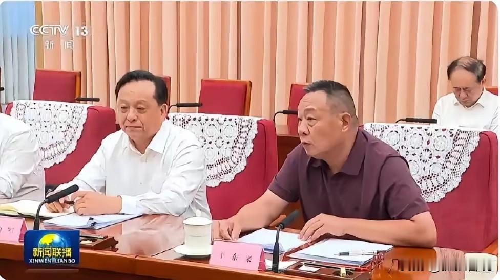 于东来参加了座谈会之后，所有人都闭嘴了！特别是董宇辉的那些粉丝！她们口口