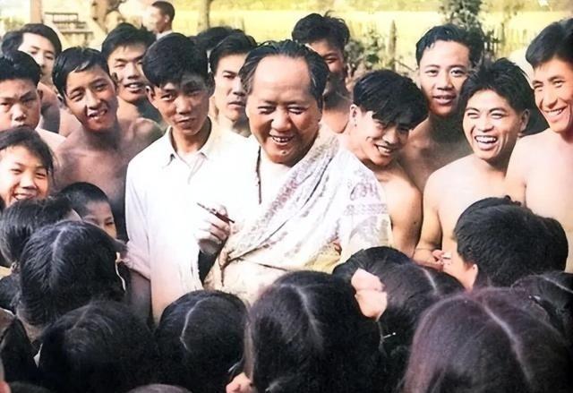1974年，81岁的毛主席最后一次离京外出，在长沙停留114天，从十月一直居住至