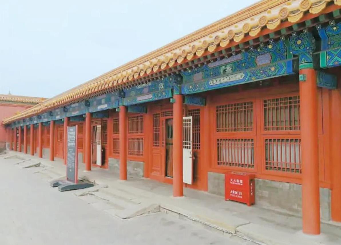 中国古代的政治体制很有意思，用一句话来概括是常设机构仪式化，临时机构实权化。本