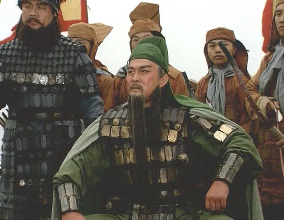 关羽的襄樊之战之所以那么成功，绝对不是靠运气啊。关羽自幼熟读《春秋》，人家绝对是