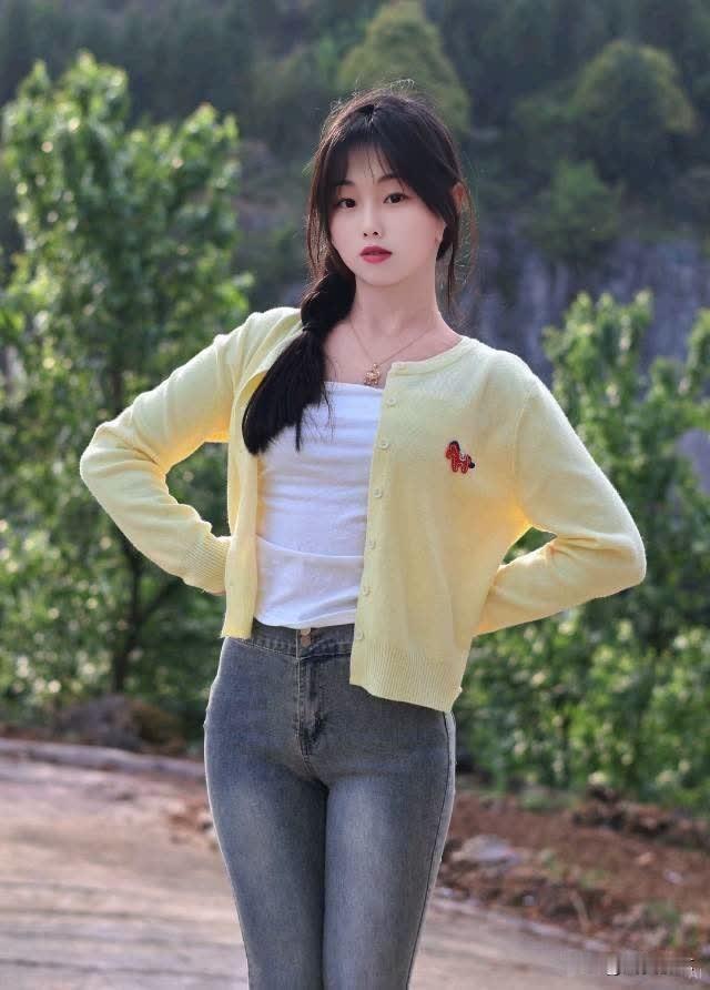 夏日清新穿搭，黄色开衫+牛仔裤，元气少女风！