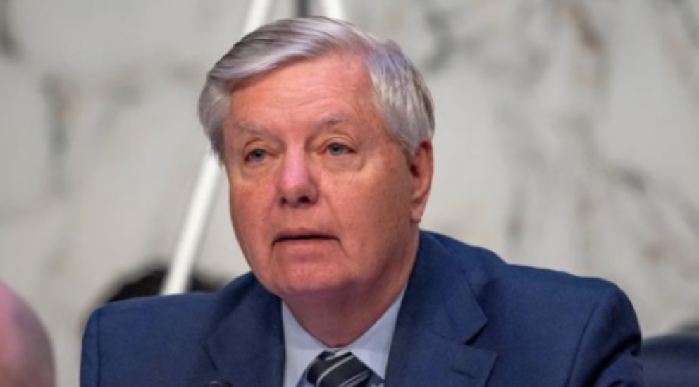 美国为何不直接冻结中国在美资产？就这么说吧，美国要是真冻结了，反而是帮了中国一把