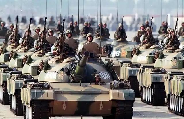 德国军事专家的一番话，直接让国际舆论炸锅！他坦言，如今中国军事力量强大到