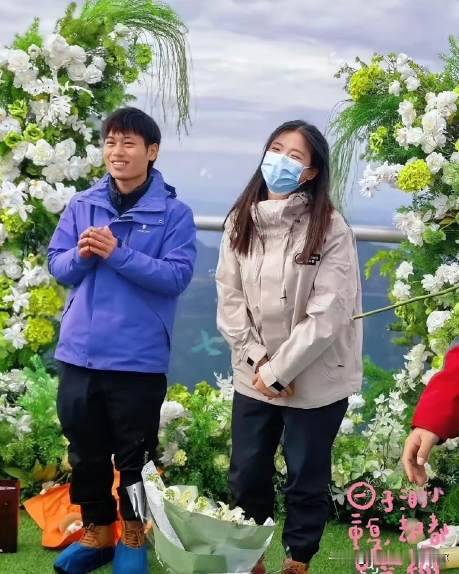 我有预感，林北和女朋友长不了，不是感情出了问题，而是钱这条路没走一块。林