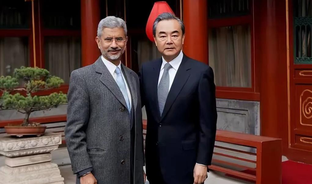 美方这次算是结结实实被印度摆了一道。原本以为靠着“印太战略”能把印度牢牢绑