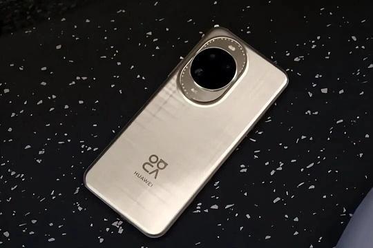 华为Nova14Ultra腰斩2000！2498元抢卫星通话+512G不到