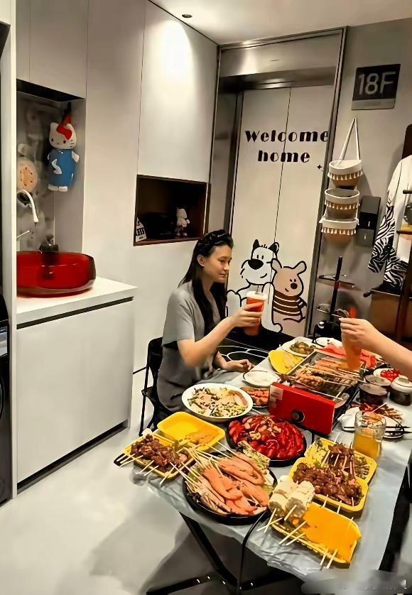 电梯一开就是家门，一梯一户太爽了。