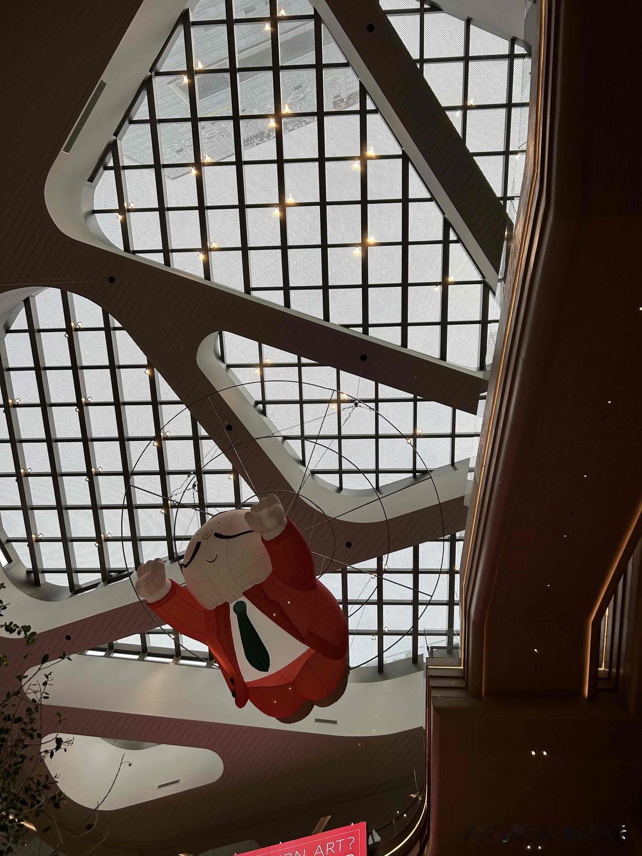 很多普通家庭出身的年轻人，其实内心深处对于金钱的渴望和理解都不够深刻，可能是