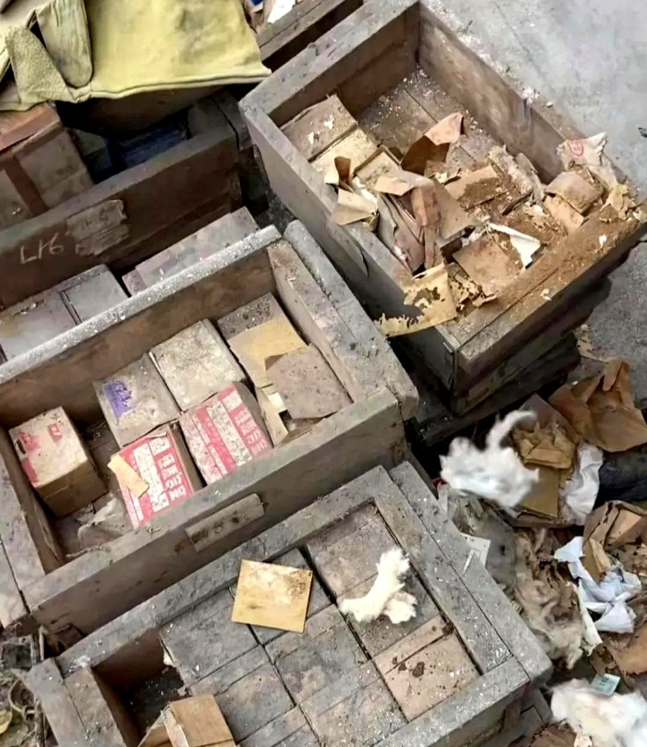 废品小哥遇大爷拉几箱废品来卖，好奇打开，竟是200多公斤七八十年代的硬质合金车刀