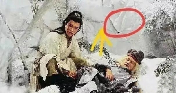 没想到TVB只用一块白布当雪景也能成就经典，这就是能力，化腐朽为神奇