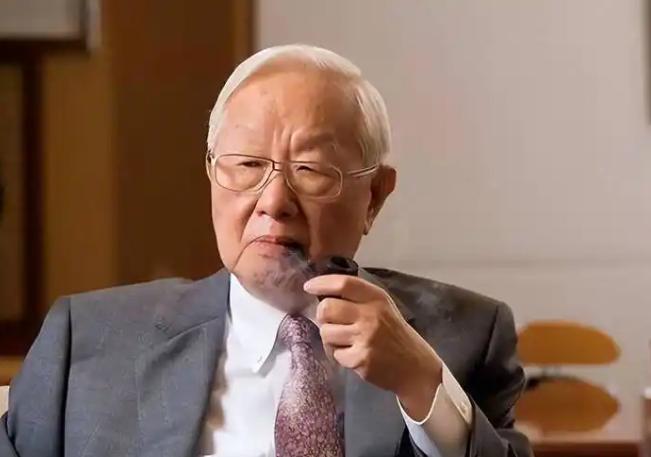 台积电创始人张忠谋，受访时再次语出惊人：“我真的认为，我的国家——美国，仍然是世