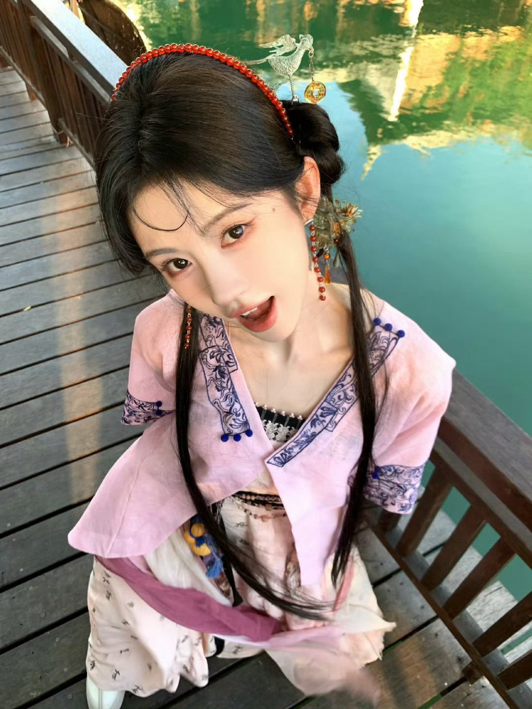 投稿鞠婧祎阿黛好萌！🐰​​​