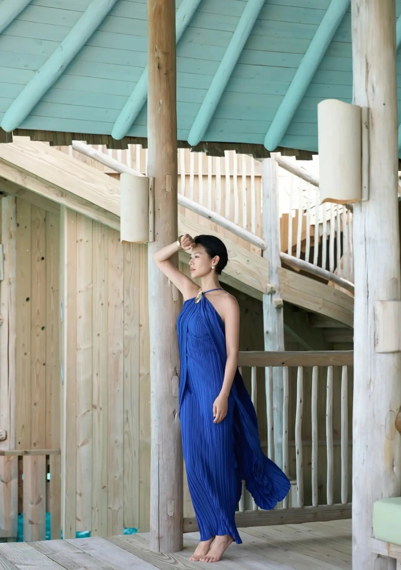 胡杏儿晒出一组马尔代夫美照， 如今的她终于苦尽甘来， 与富豪老公恩爱甜...
