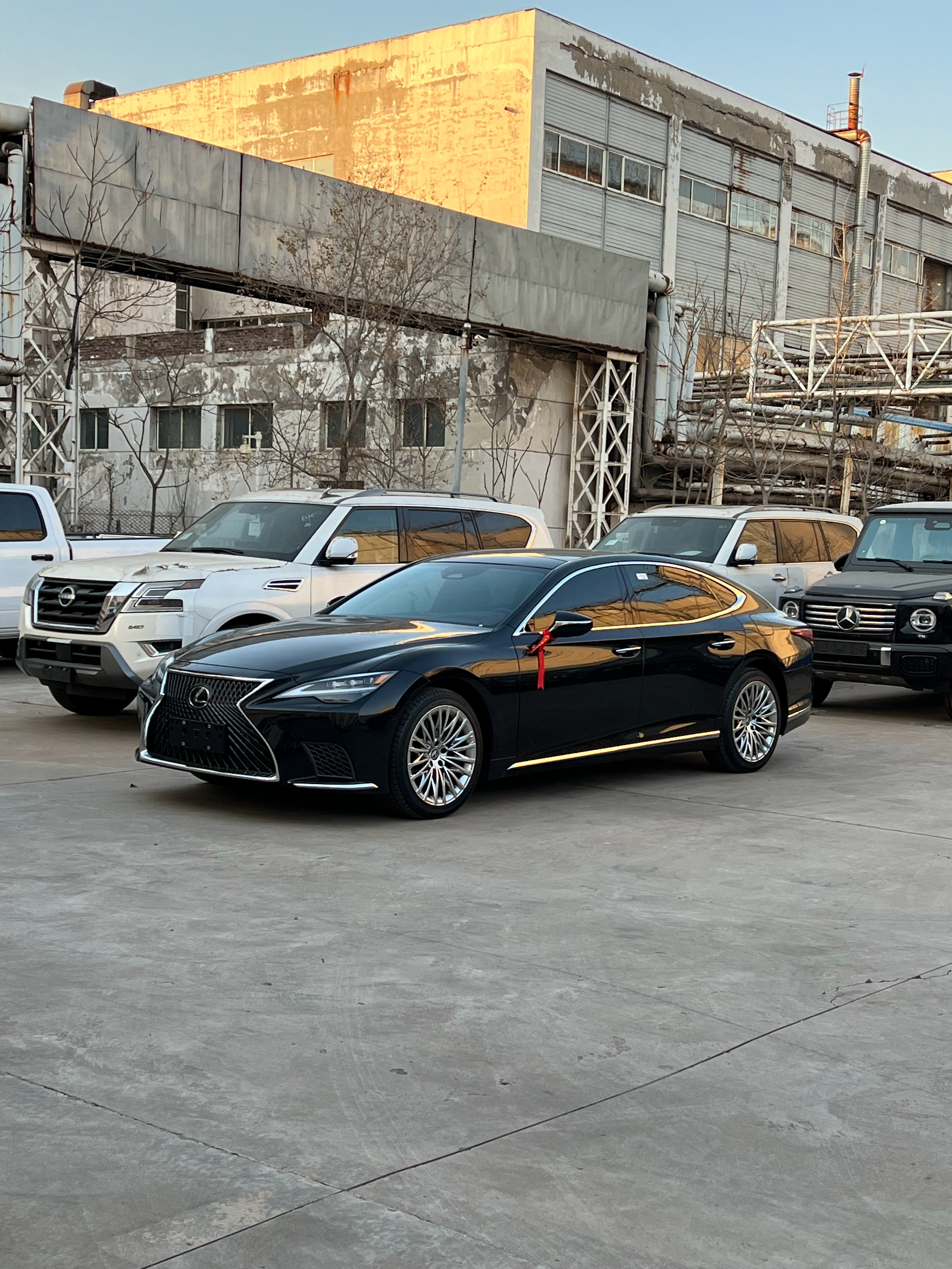 后院忽然多了一台雷克萨斯LS我还以为是平行进口的，结果是h混动天津·中国天津自