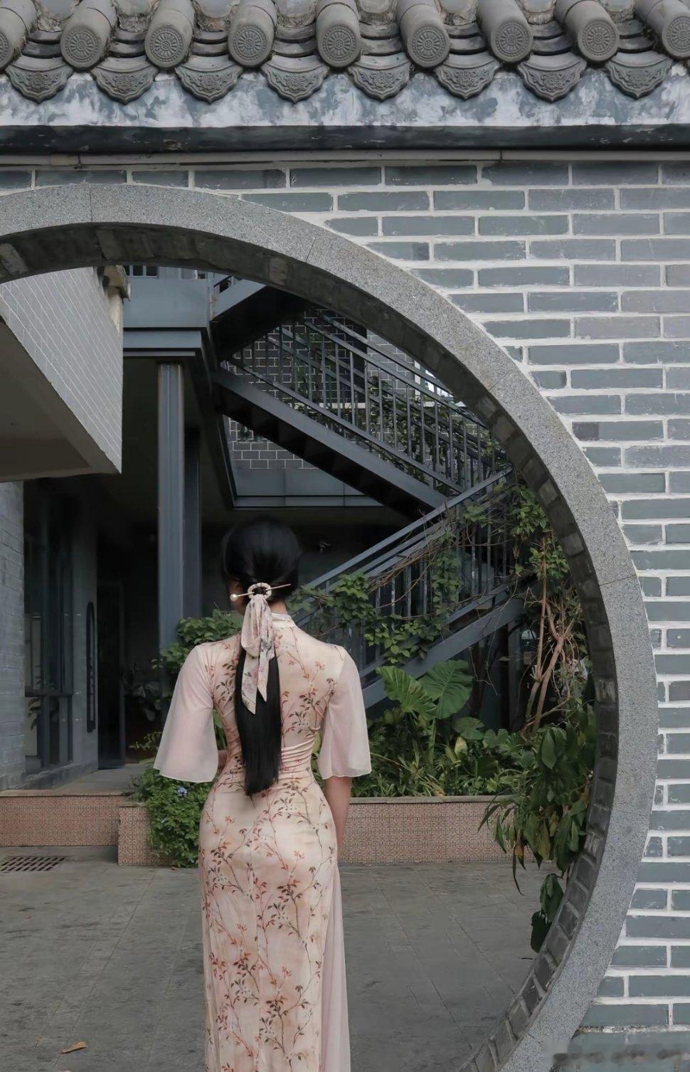 旗袍更能凸显女性魅力