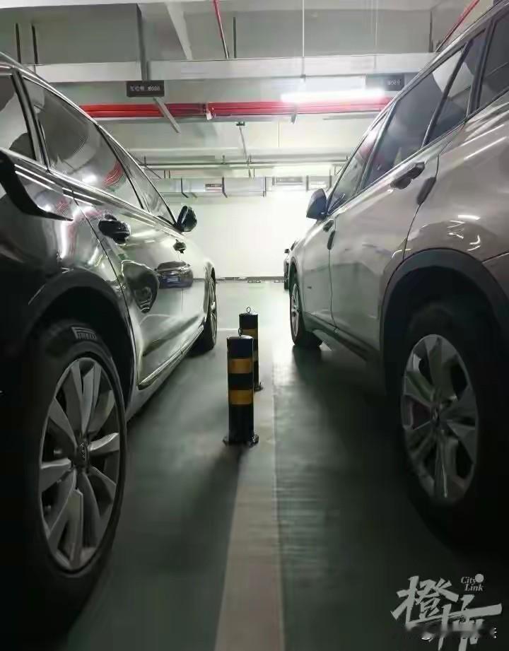 被拿捏了？浙江杭州，女子花钱买了一个固定车位，想着停车方便稳定，就不用操心停车问