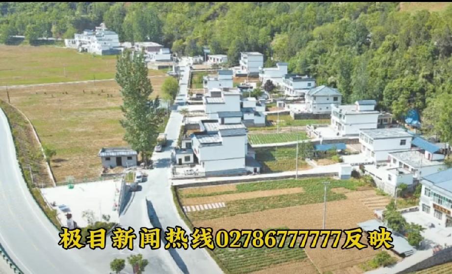 镇政府欠债上千万，法院冻结账户。最先慌的是职工。陕西山阳县户家塬镇，拖欠